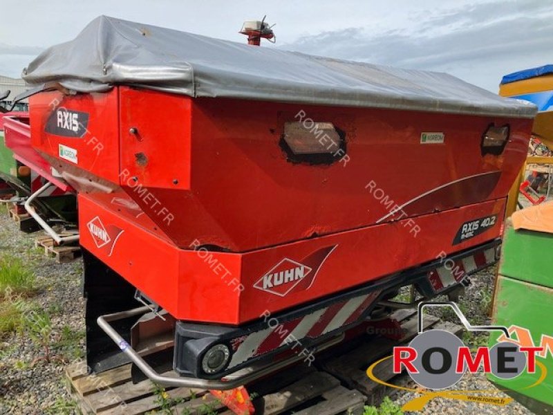 Düngerstreuer типа Kuhn AXIS 40.2 M-EMC, Gebrauchtmaschine в Gennes sur glaize (Фотография 1)