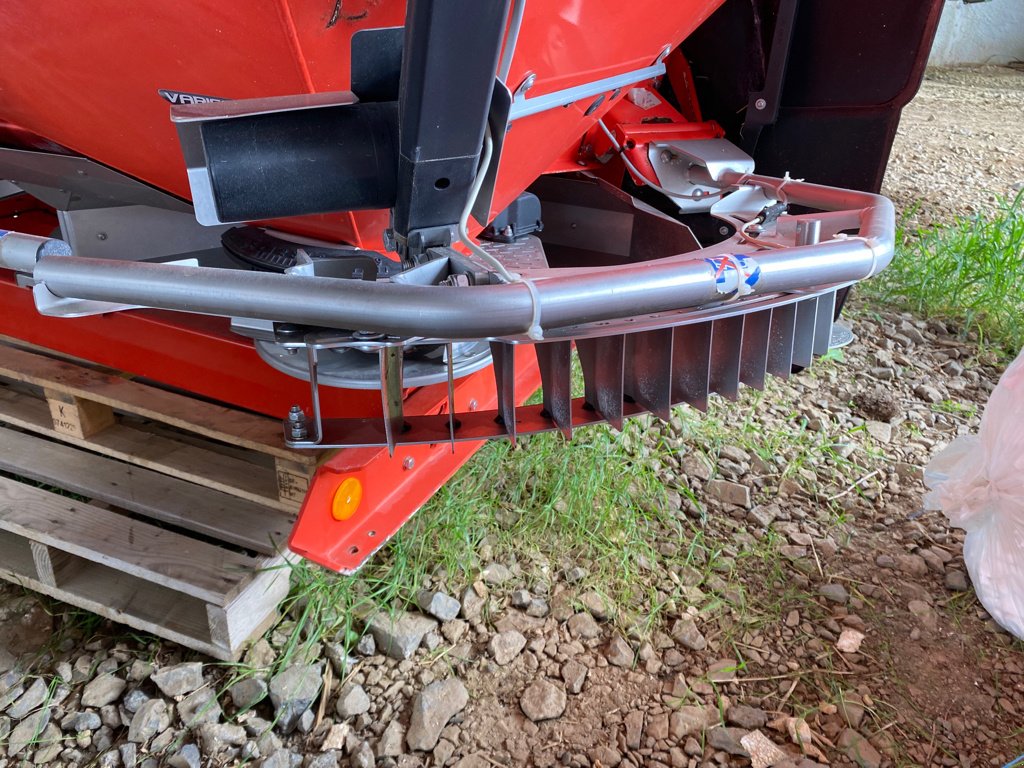 Düngerstreuer van het type Kuhn AXIS 50.2 MEMC W -, Gebrauchtmaschine in GUERET (Foto 10)