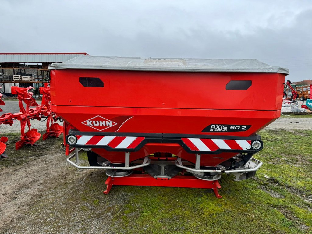 Düngerstreuer van het type Kuhn AXIS 50.2 MEMC W -, Gebrauchtmaschine in GUERET (Foto 2)