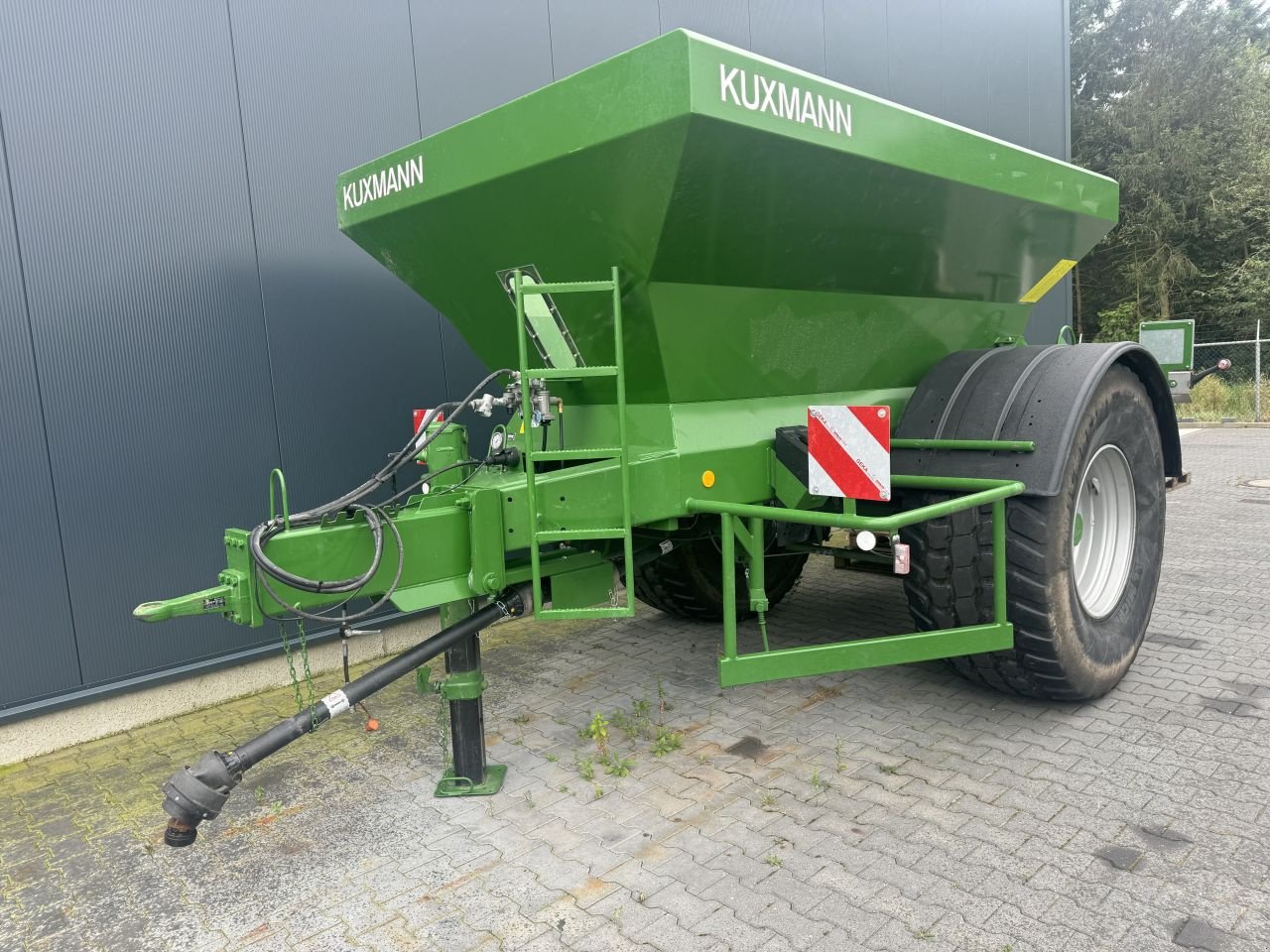 Düngerstreuer del tipo Kuxmann K8000, Gebrauchtmaschine en Geffen (Imagen 1)