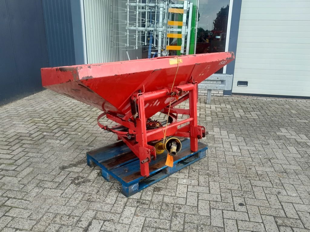 Düngerstreuer van het type Lely 1500 KUNSTMESTSTROOIER, Gebrauchtmaschine in MARIENHEEM (Foto 1)