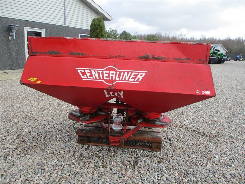 Düngerstreuer van het type Lely Centerline CL 2400 Med hydraulisk tilt til kantspredning, Gebrauchtmaschine in Lintrup (Foto 3)