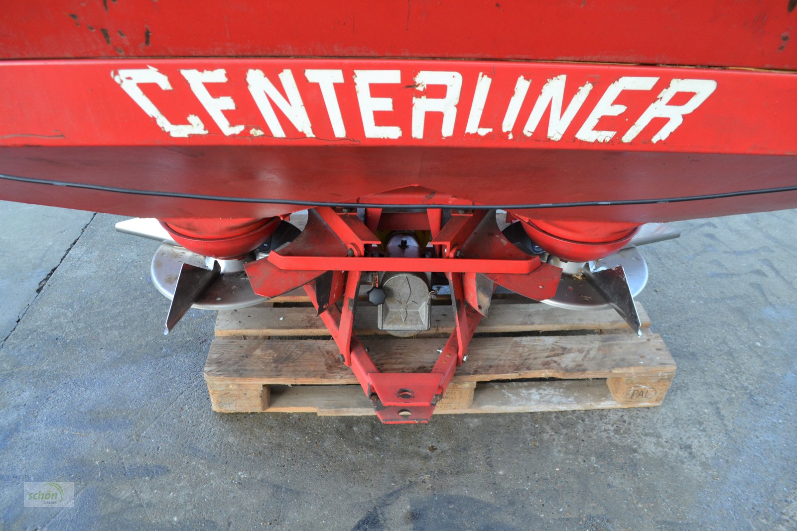 Düngerstreuer of the type Lely Centerliner SL - ein top 2.000-Liter Kunstdüngerstreuer mit hydraulischer Grenzstreueinrichtung, Gebrauchtmaschine in Burgrieden (Picture 2)