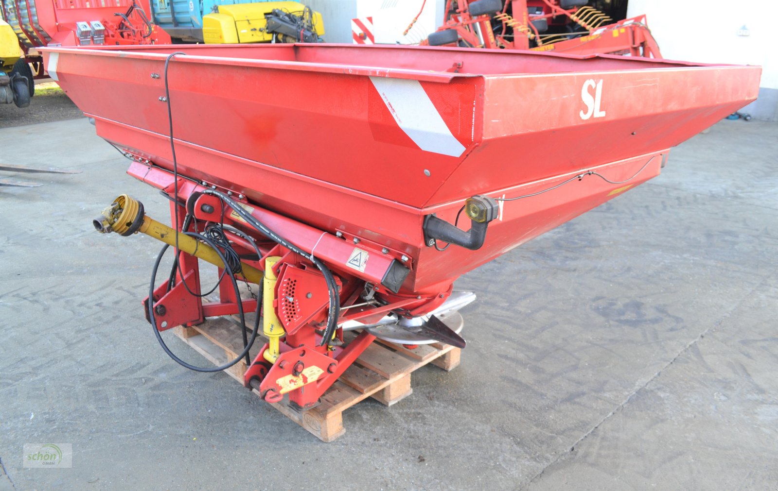 Düngerstreuer of the type Lely Centerliner SL - ein top 2.000-Liter Kunstdüngerstreuer mit hydraulischer Grenzstreueinrichtung, Gebrauchtmaschine in Burgrieden (Picture 12)