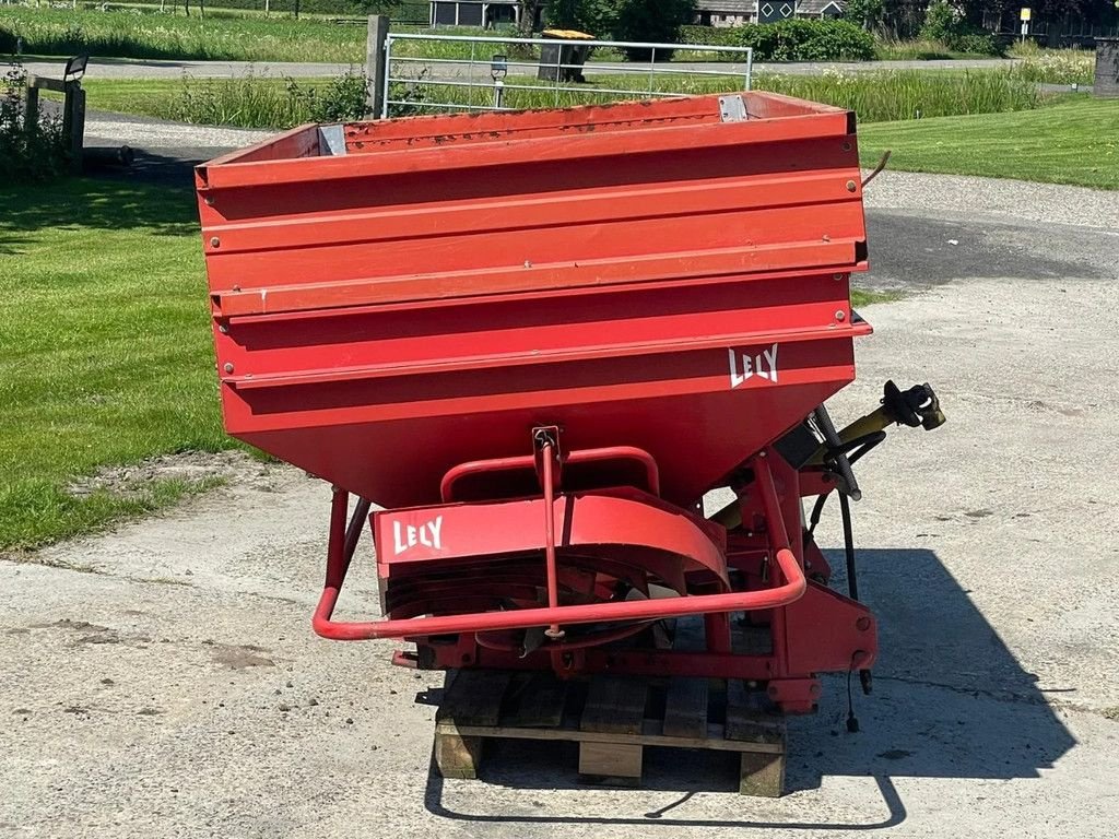 Düngerstreuer of the type Lely Centerliner SL Strooier Kunstmest, Gebrauchtmaschine in Ruinerwold (Picture 2)