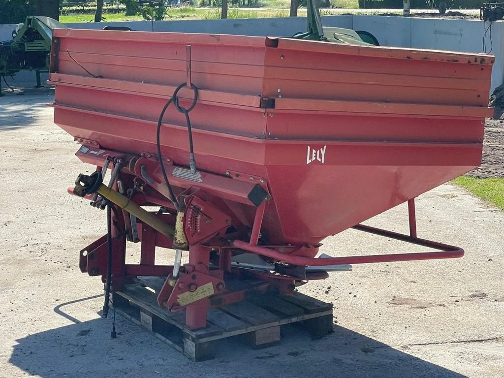 Düngerstreuer of the type Lely Centerliner SL Strooier Kunstmest, Gebrauchtmaschine in Ruinerwold (Picture 7)