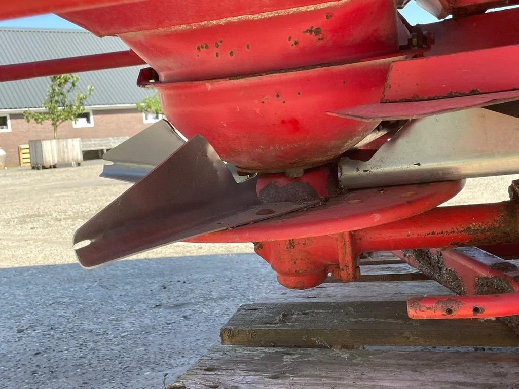 Düngerstreuer of the type Lely Centerliner SL Strooier Kunstmest, Gebrauchtmaschine in Ruinerwold (Picture 8)