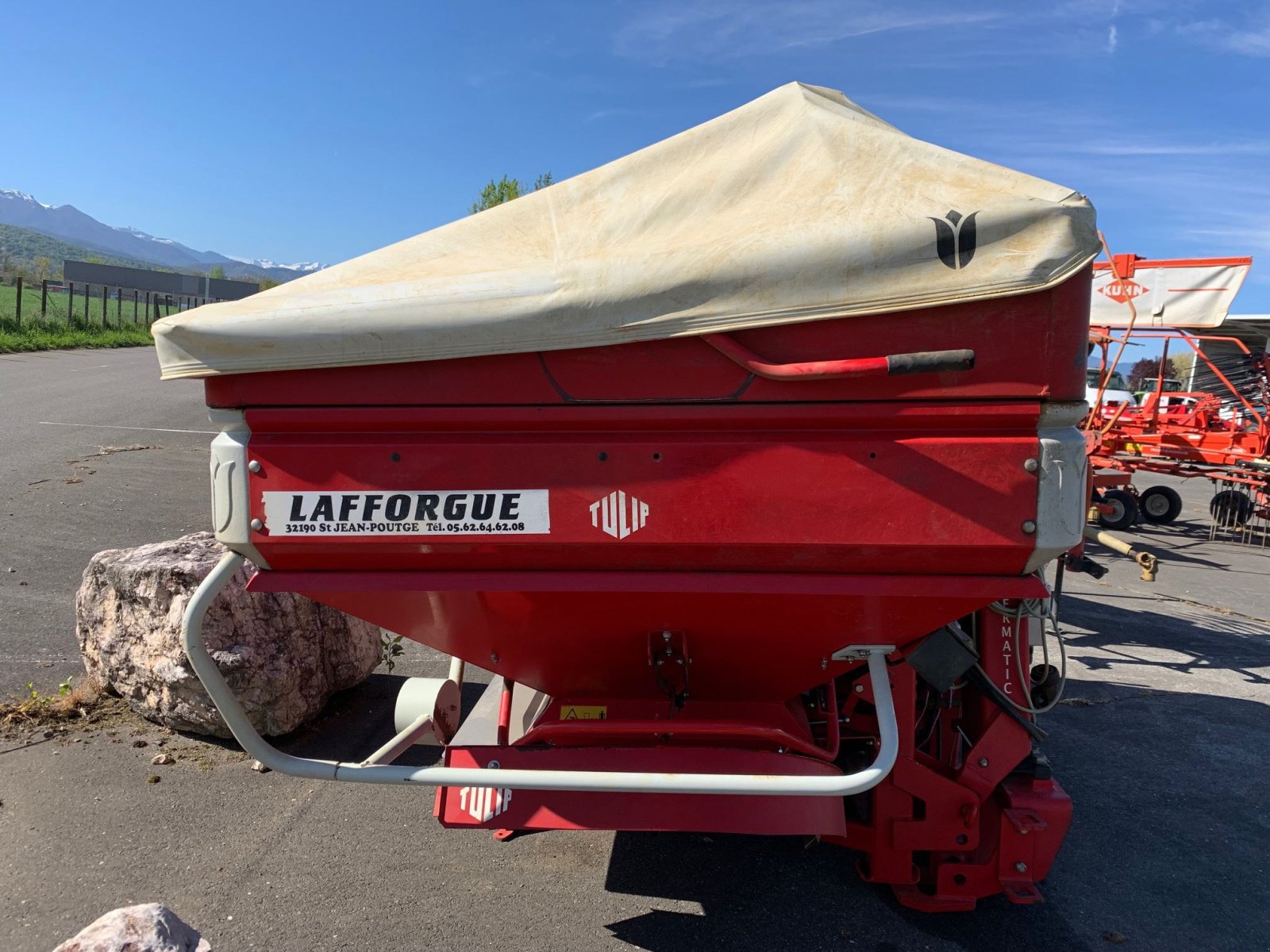 Düngerstreuer van het type Lely CENTERLINER SX 3000C, Gebrauchtmaschine in Aubiet (Foto 3)