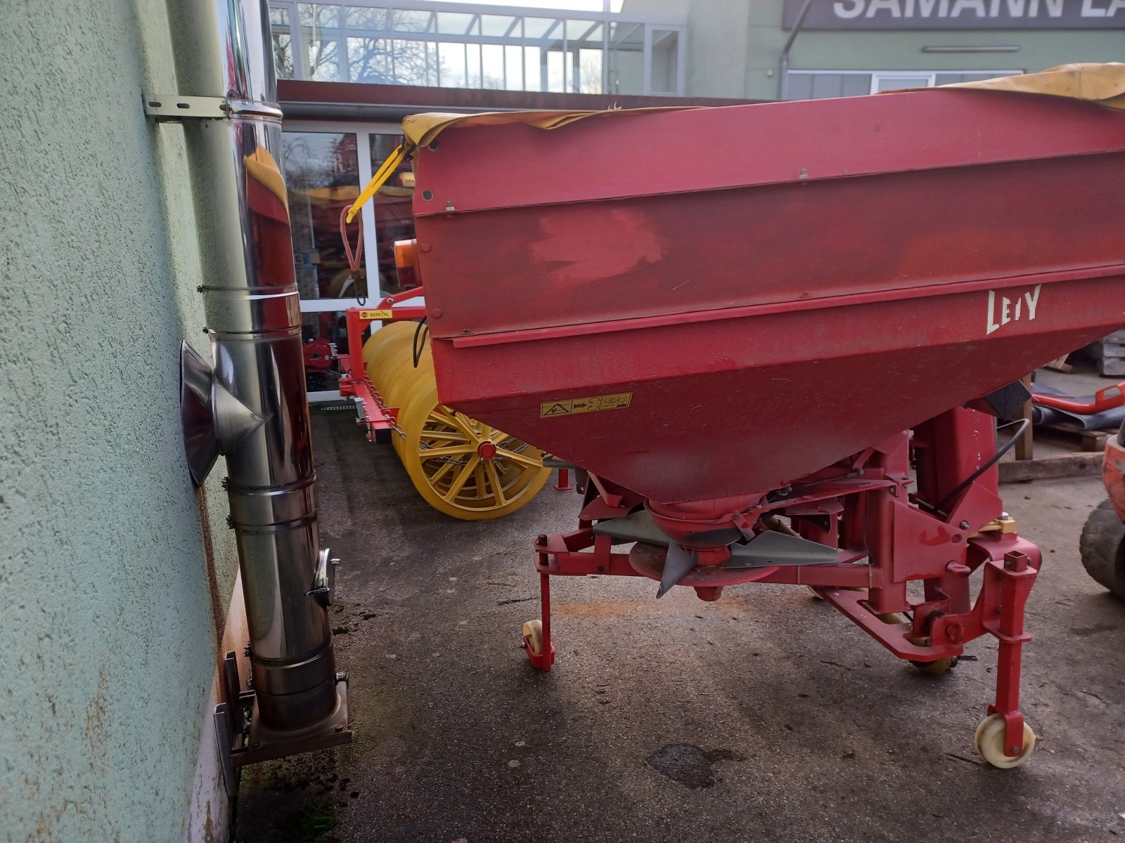 Düngerstreuer des Typs Lely Centerliner, Gebrauchtmaschine in Uffenheim (Bild 2)