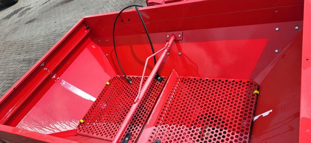 Düngerstreuer van het type Lely SE Centermatic met centronic strooicomputer, Gebrauchtmaschine in Wierden (Foto 3)