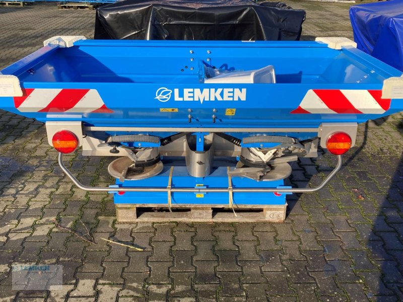 Düngerstreuer van het type Lemken Spica 8/900, Neumaschine in Alpen