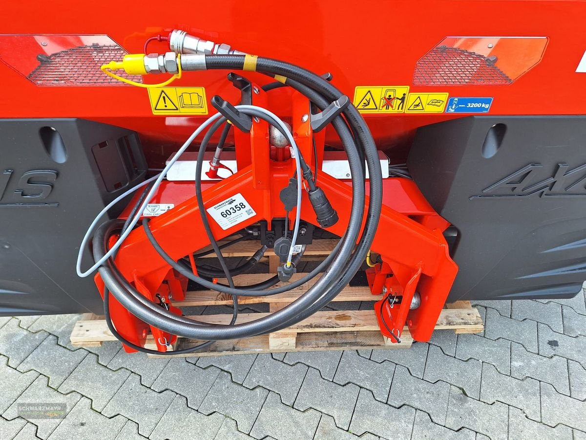 Düngerstreuer van het type Rauch Axis-M 30.2 EMC+W ISOBUS, Neumaschine in Aurolzmünster (Foto 9)