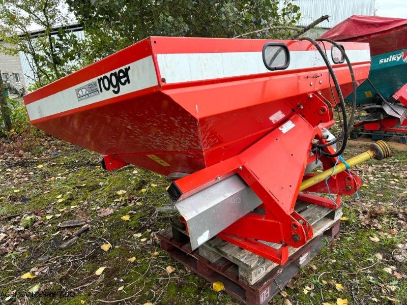 Düngerstreuer du type Roger FERTILARGE, Gebrauchtmaschine en ROYE (Photo 6)