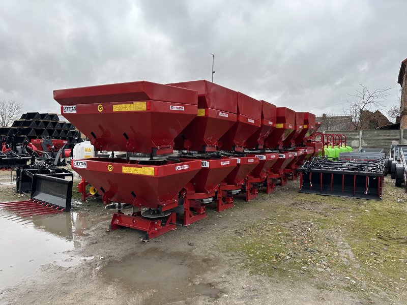 Düngerstreuer du type Strumyk Düngerstreuer 400-1600L mit Plane und Hydraulik Streuer, Neumaschine en Neuhardenberg (Photo 1)