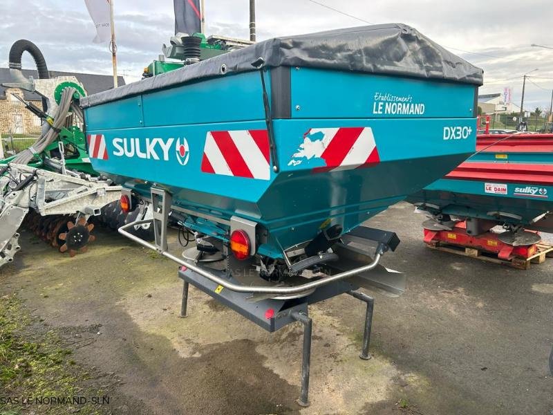 Düngerstreuer van het type Sulky DX30+, Gebrauchtmaschine in JOSSELIN (Foto 3)