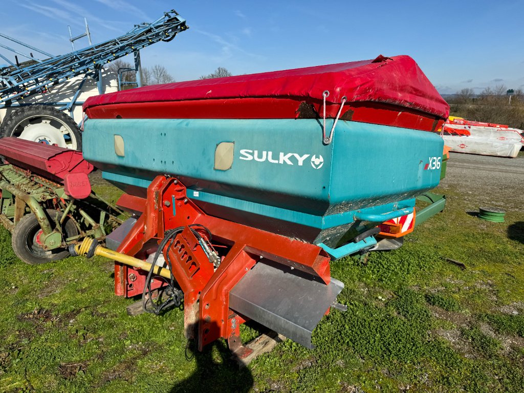Düngerstreuer des Typs Sulky X36, Gebrauchtmaschine in GUERET (Bild 1)