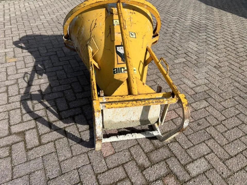 Dumper Türe ait Sonstige Diversen gebruikte aanbouwdelen grondbakken volumebakken manitou, Gebrauchtmaschine içinde Harskamp (resim 2)