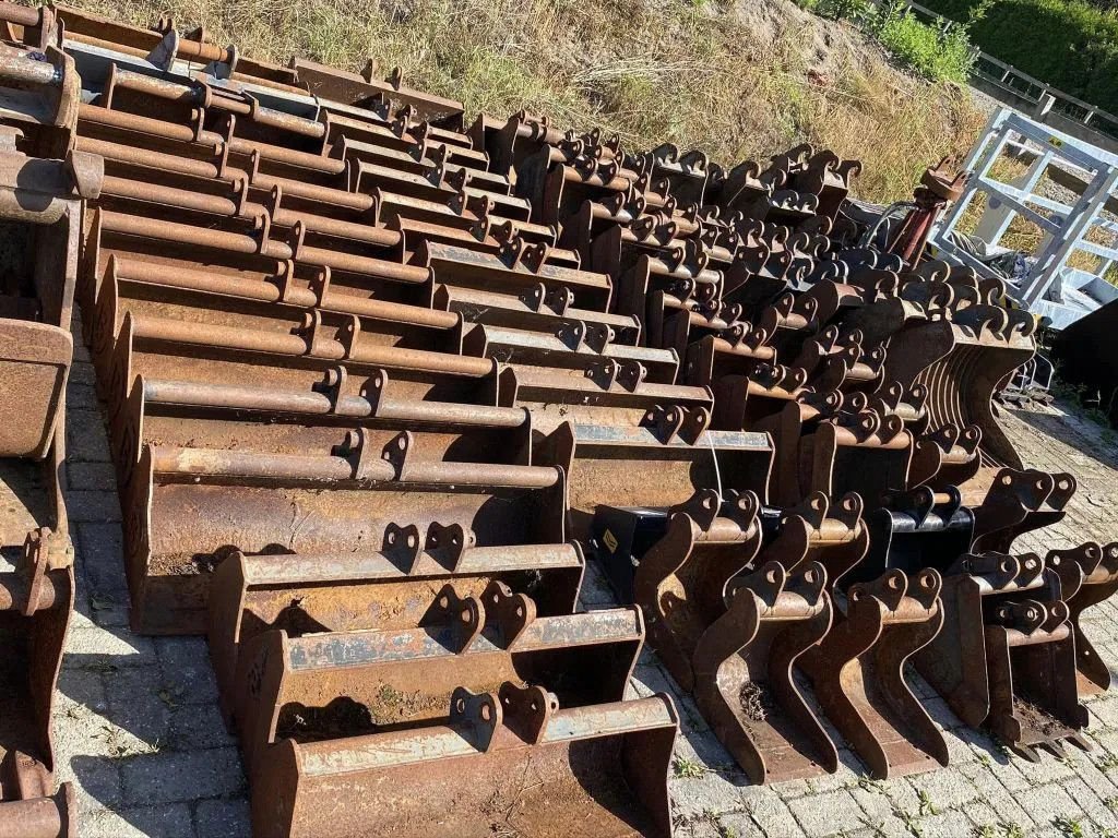 Dumper typu Sonstige Diversen gebruikte aanbouwdelen grondbakken volumebakken manitou, Gebrauchtmaschine w Harskamp (Zdjęcie 3)