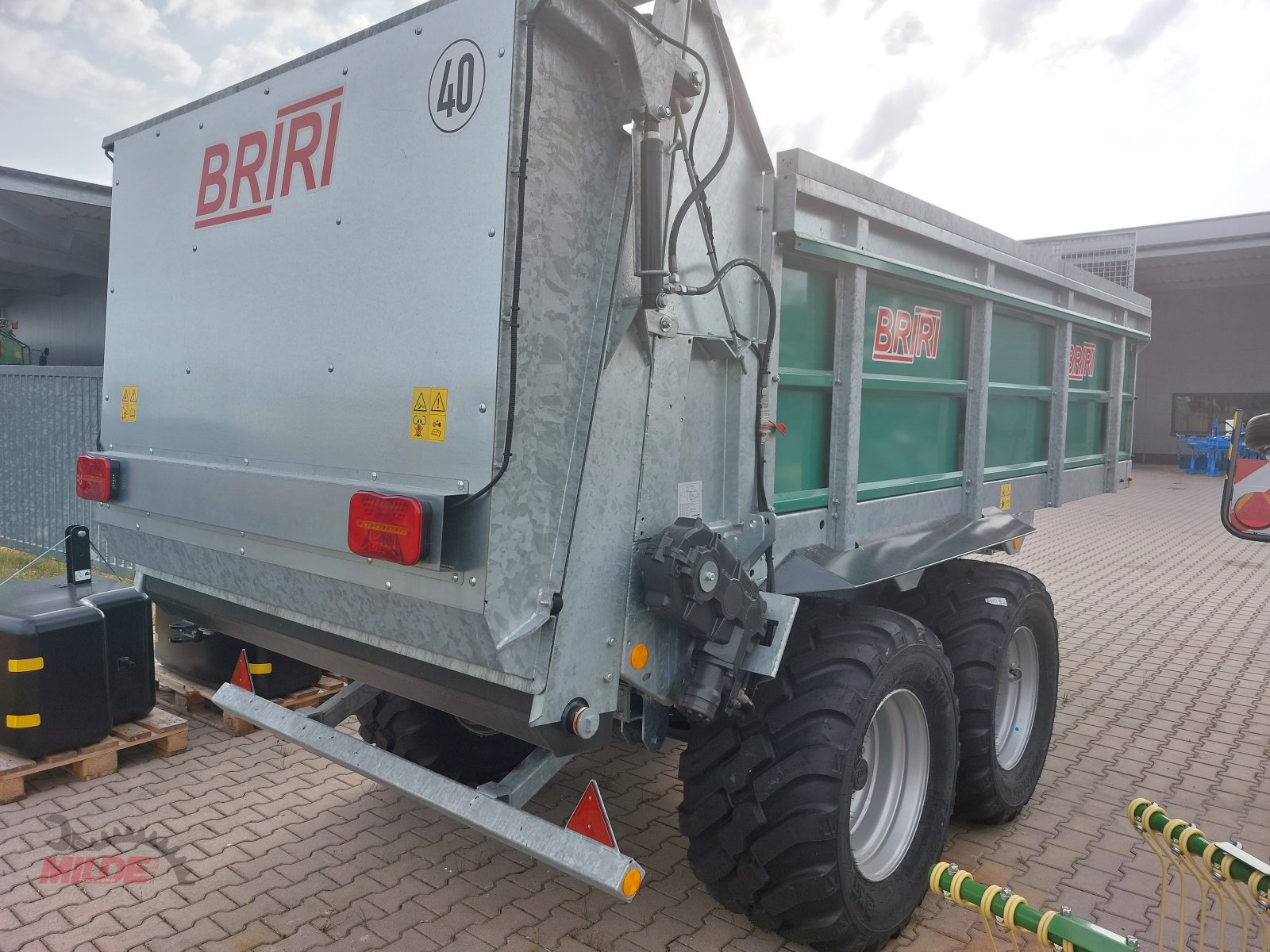 Dungstreuer van het type Briri E 11000 T, Neumaschine in Creußen (Foto 3)