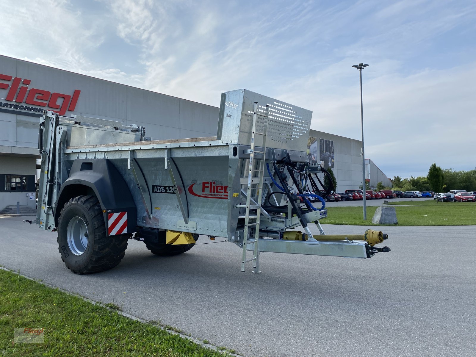 Dungstreuer van het type Fliegl ADS 120, Gebrauchtmaschine in Mühldorf (Foto 10)