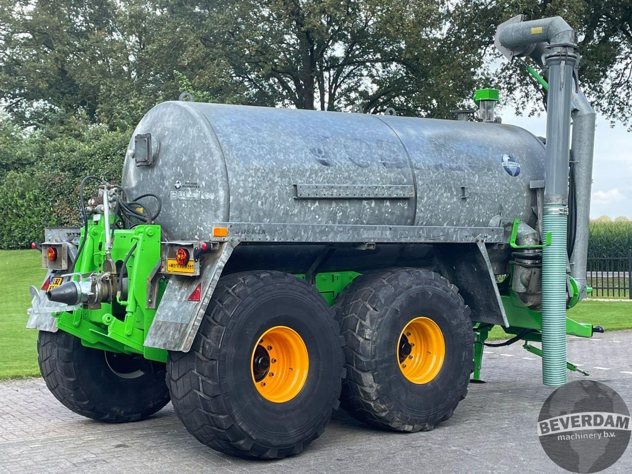 Dungstreuer des Typs Joskin 8400TS Watertank, Gebrauchtmaschine in Vriezenveen (Bild 3)