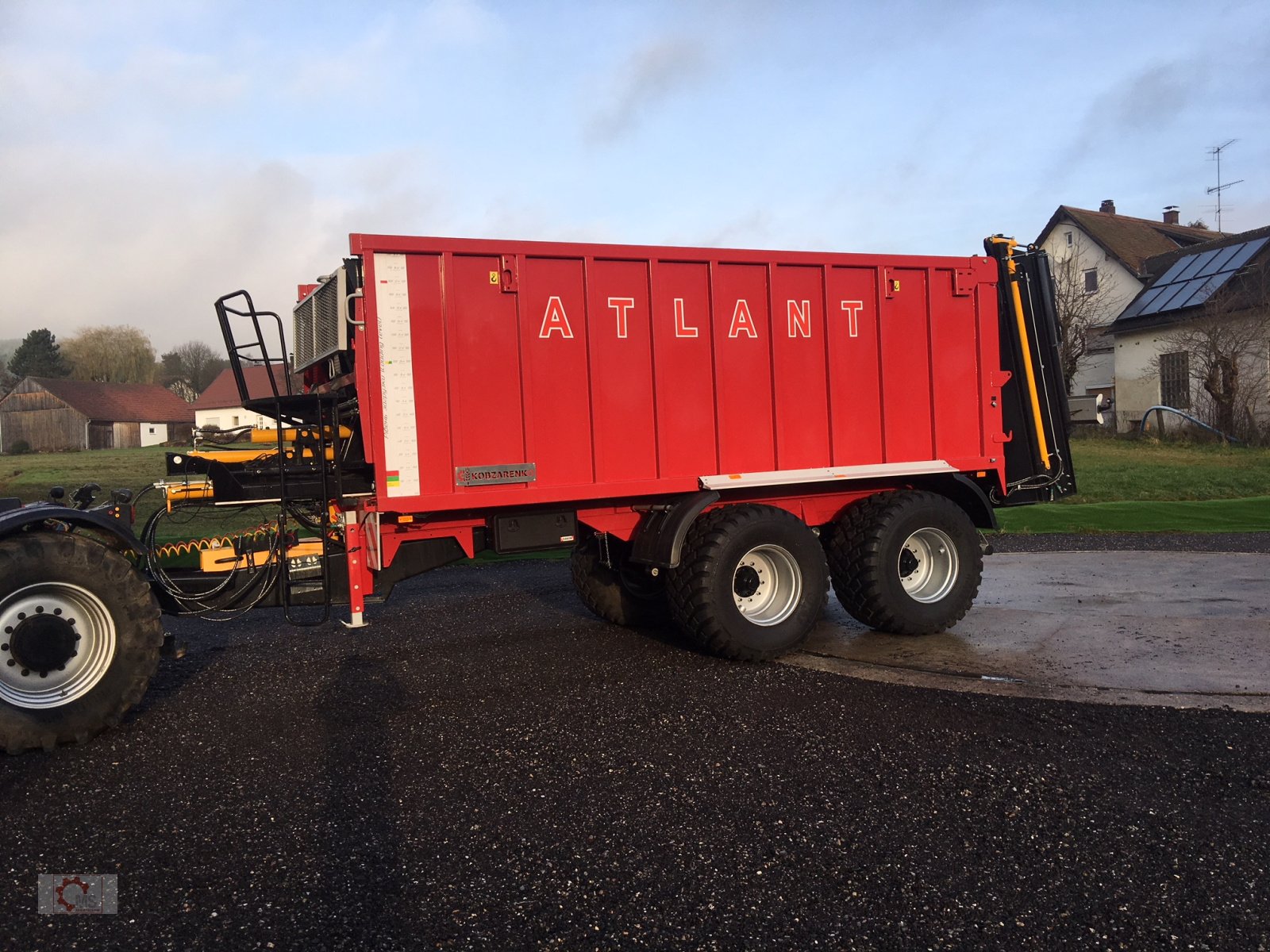 Dungstreuer van het type Kobzarenko Streuwerk 24m Abschiebewagen, Neumaschine in Tiefenbach (Foto 3)