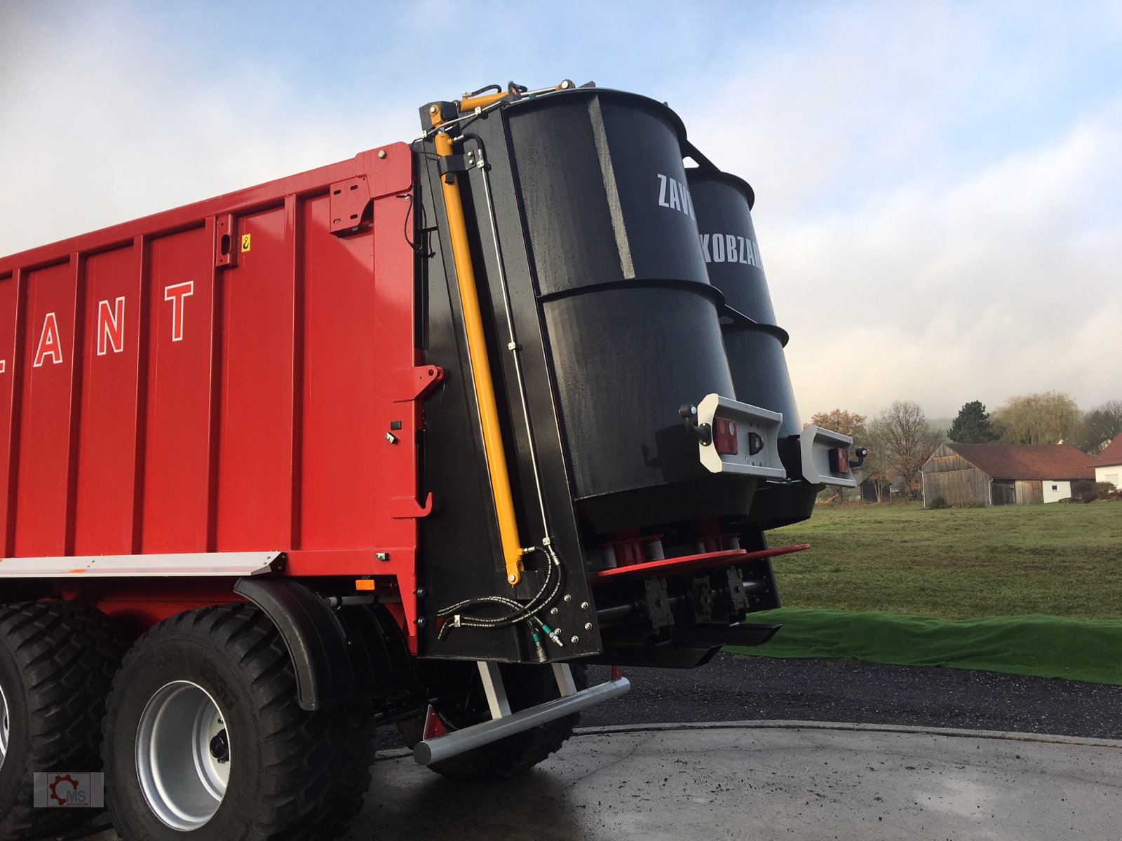 Dungstreuer van het type Kobzarenko Streuwerk 24m Abschiebewagen, Neumaschine in Tiefenbach (Foto 4)