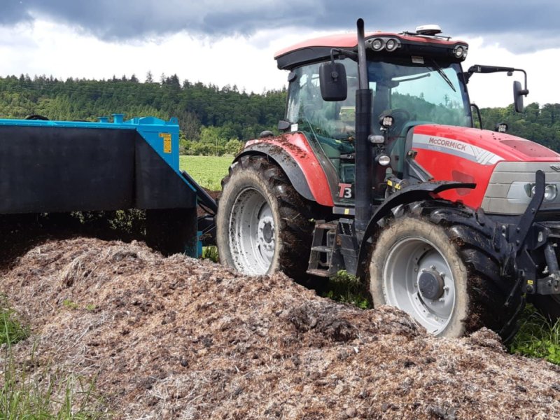 Dungstreuer des Typs Krause KFS 3000, Neumaschine in Voorst (Bild 1)