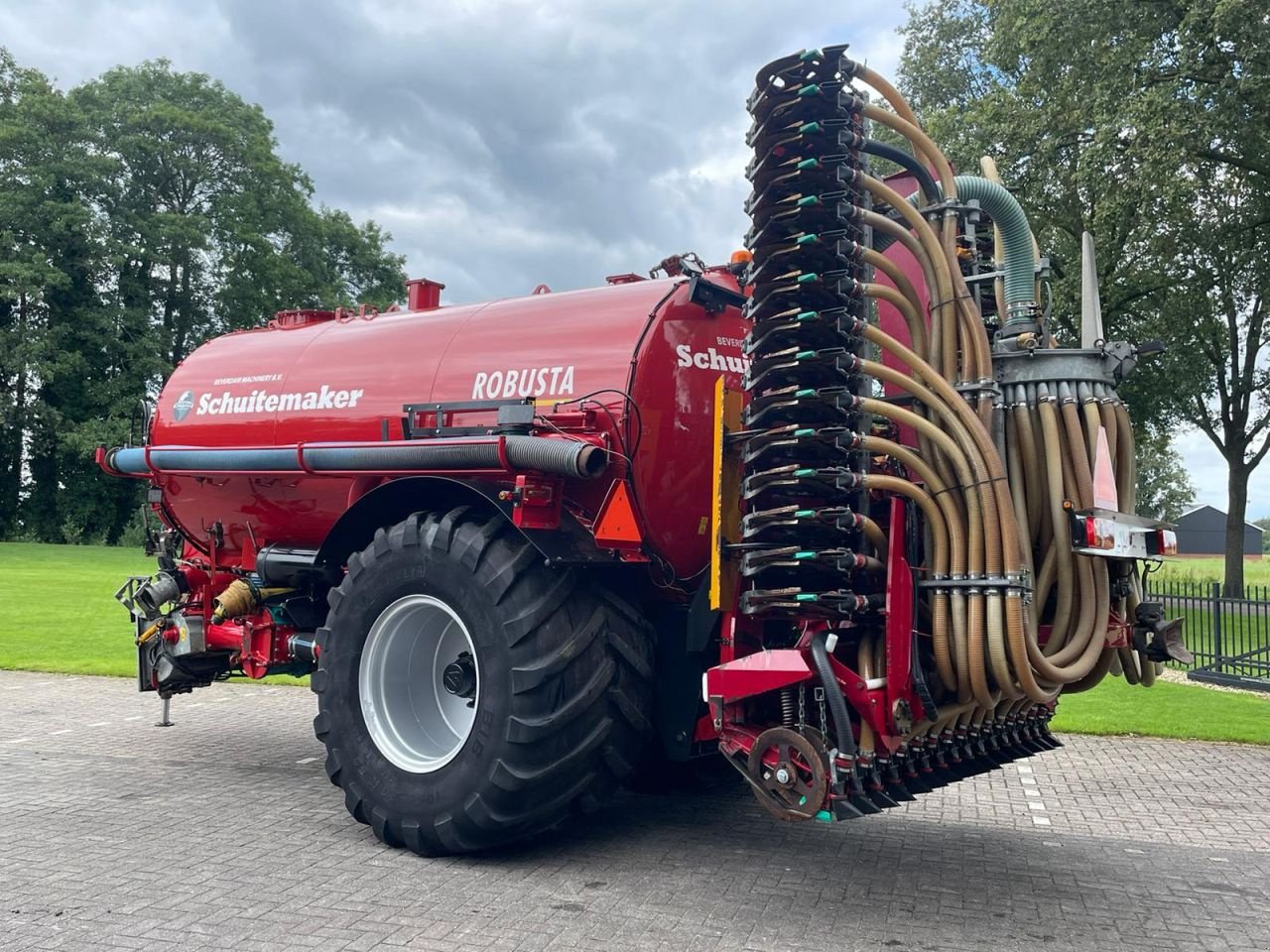 Dungstreuer des Typs Schuitemaker Robusta 130, Gebrauchtmaschine in Vriezenveen (Bild 7)