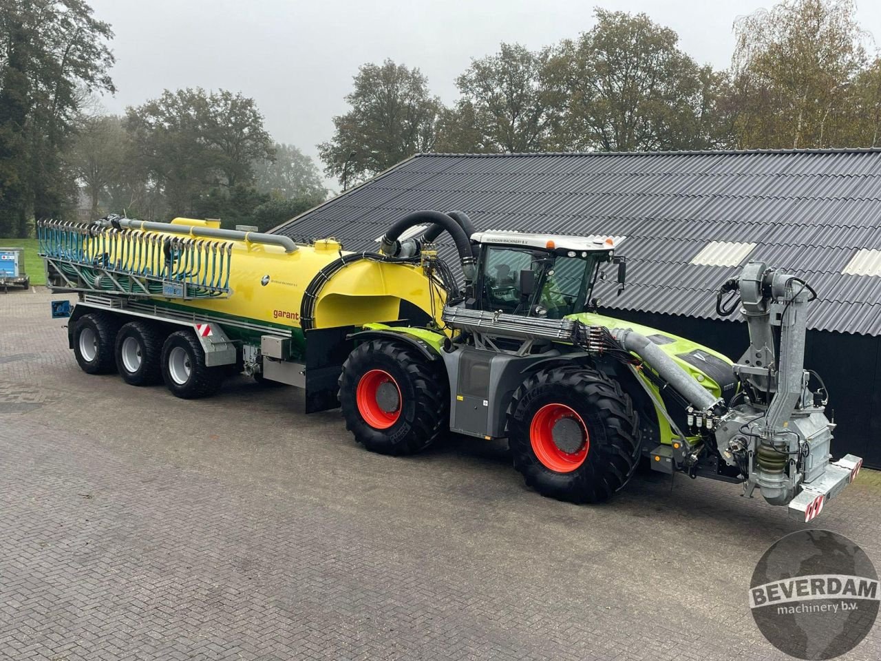 Dungstreuer des Typs Sonstige Kotte Garant RTLX 32000 Claas Xerion 4000, Gebrauchtmaschine in Vriezenveen (Bild 2)