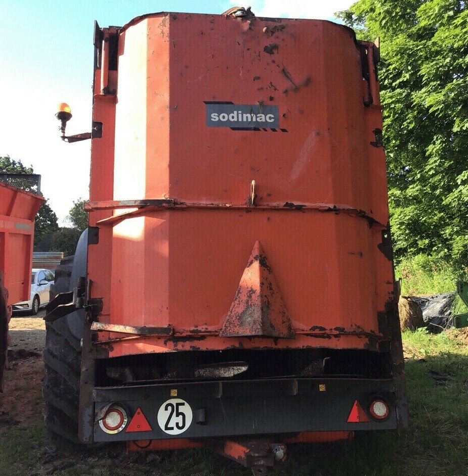 Dungstreuer van het type Sonstige RAFAL 3300, Gebrauchtmaschine in PLOUIGNEAU (Foto 3)