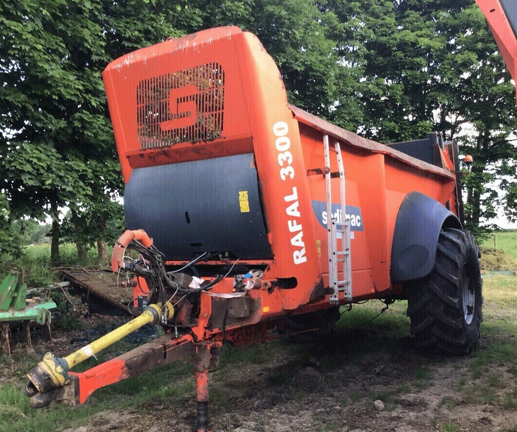 Dungstreuer van het type Sonstige RAFAL 3300, Gebrauchtmaschine in PLOUIGNEAU (Foto 1)