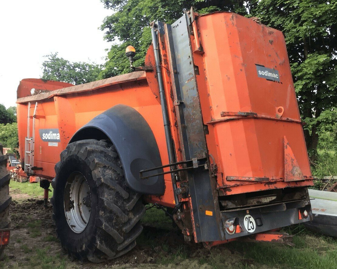 Dungstreuer des Typs Sonstige RAFAL 3300, Gebrauchtmaschine in PLOUIGNEAU (Bild 2)