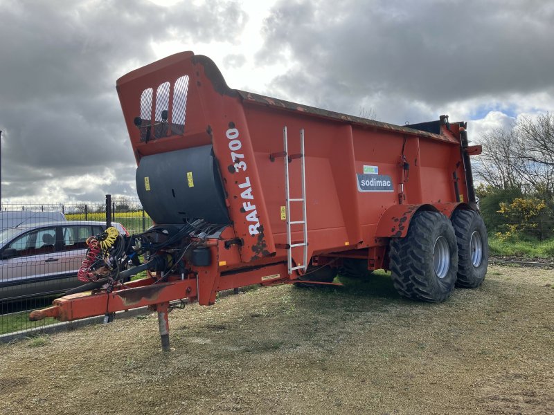 Dungstreuer van het type Sonstige RAFAL 3700, Gebrauchtmaschine in PLOUIGNEAU (Foto 1)