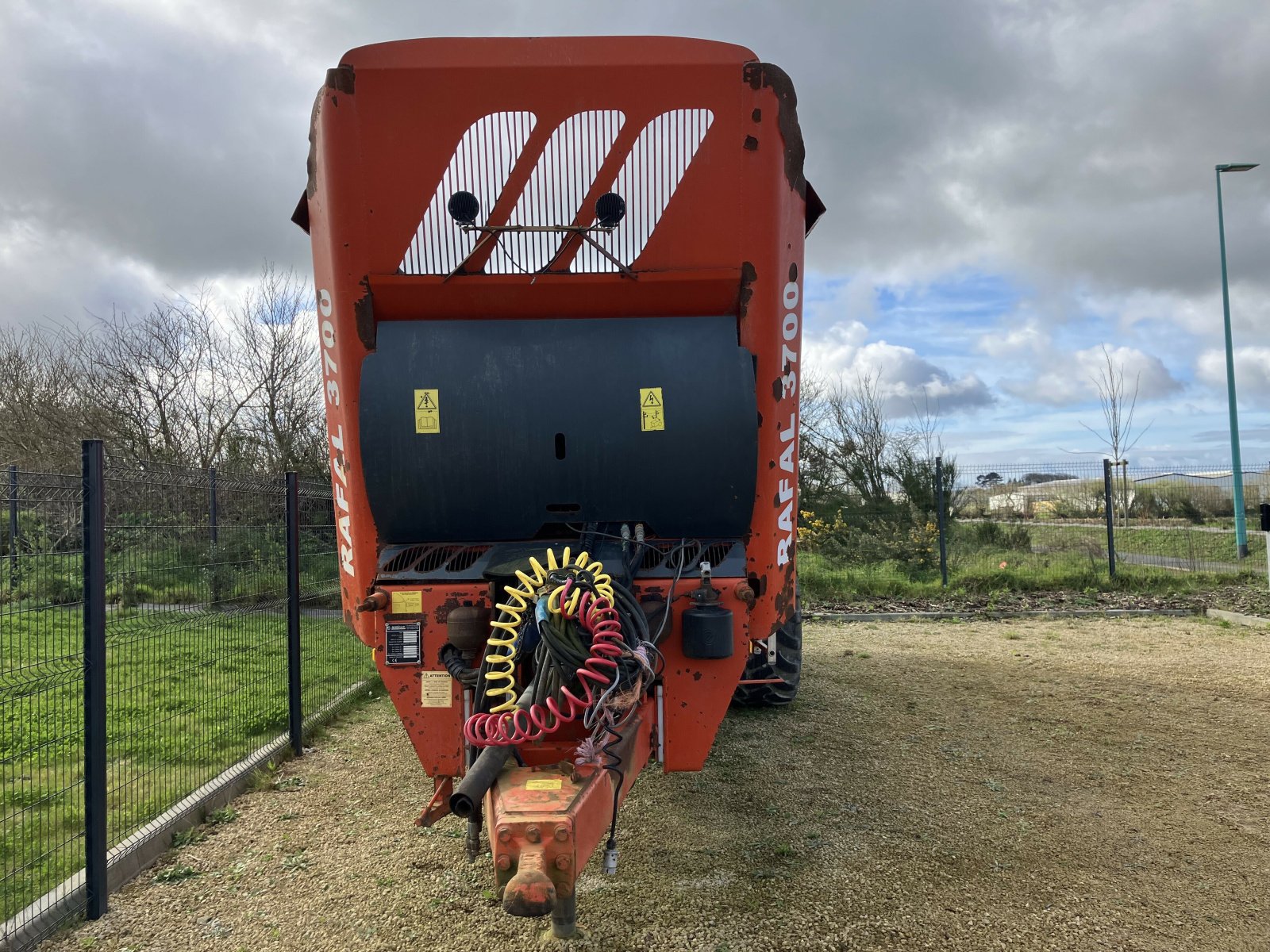 Dungstreuer del tipo Sonstige RAFAL 3700, Gebrauchtmaschine In PLOUIGNEAU (Immagine 3)