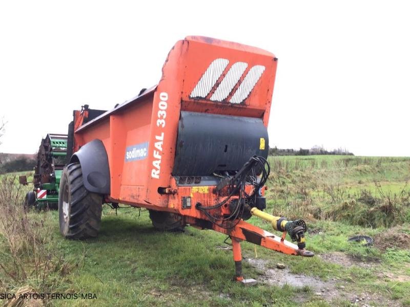 Dungstreuer van het type Sonstige RAFAL3300, Gebrauchtmaschine in HERLIN LE SEC (Foto 2)