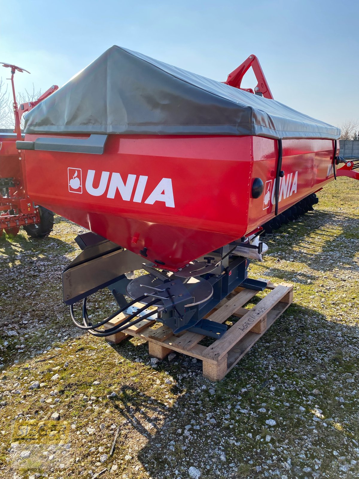 Dungstreuer van het type Unia MX 1000, Neumaschine in Görlitz (Foto 1)