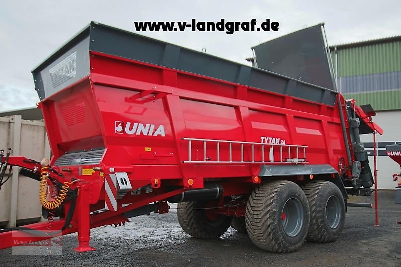 Dungstreuer van het type Unia Tytan 24, Neumaschine in Ostheim/Rhön (Foto 1)