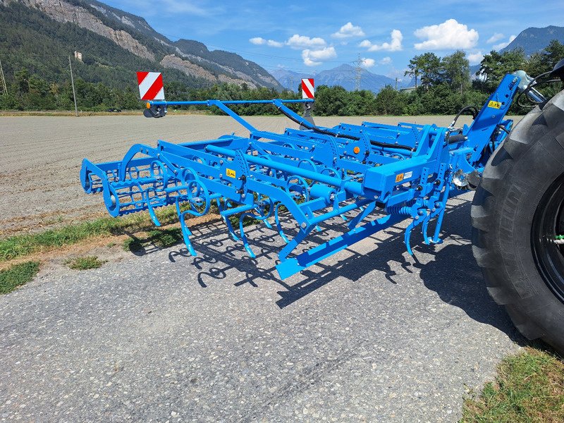 Egge of the type Lemken Korund 8 / 450 K MAR Federzinkenegge, Ausstellungsmaschine in Chur (Picture 7)