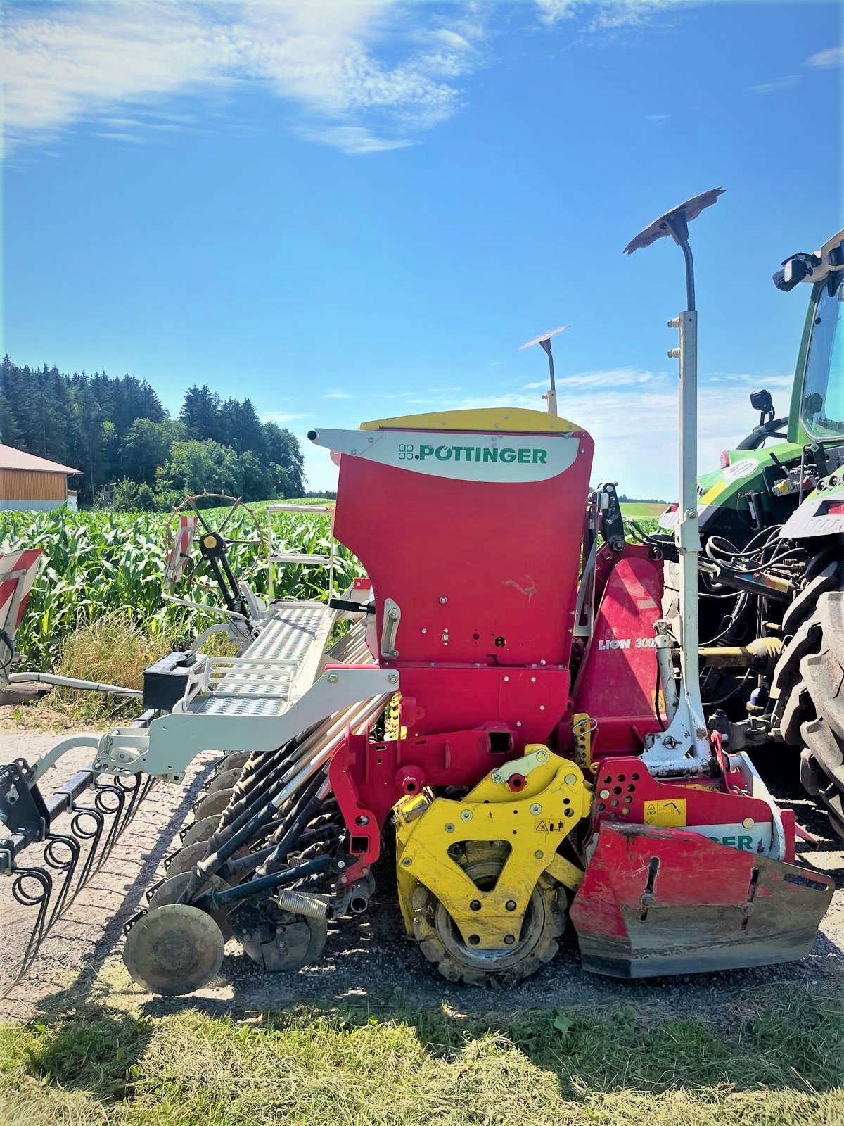 Egge des Typs Pöttinger Lion 3002 + Vitasem 302 A, Gebrauchtmaschine in Murnau (Bild 10)