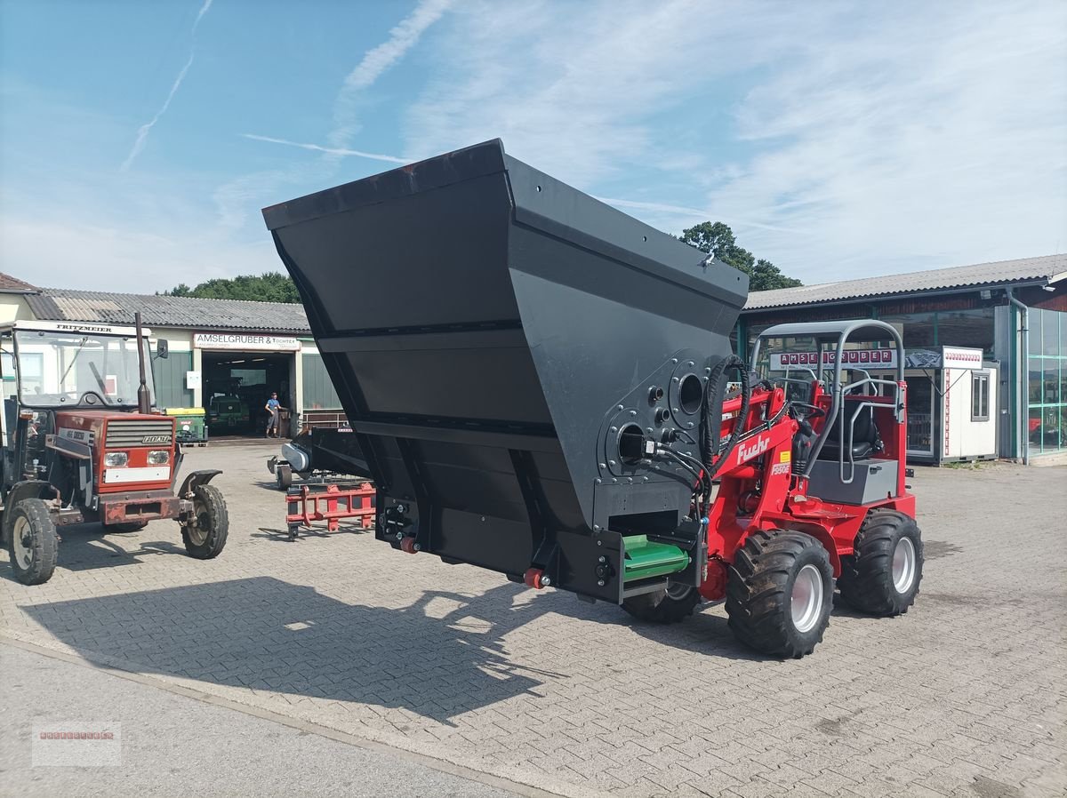 Einstreutechnik типа Dominator Kombiverteiler 180 Einstreugerät-Futterschaufel, Gebrauchtmaschine в Tarsdorf (Фотография 7)