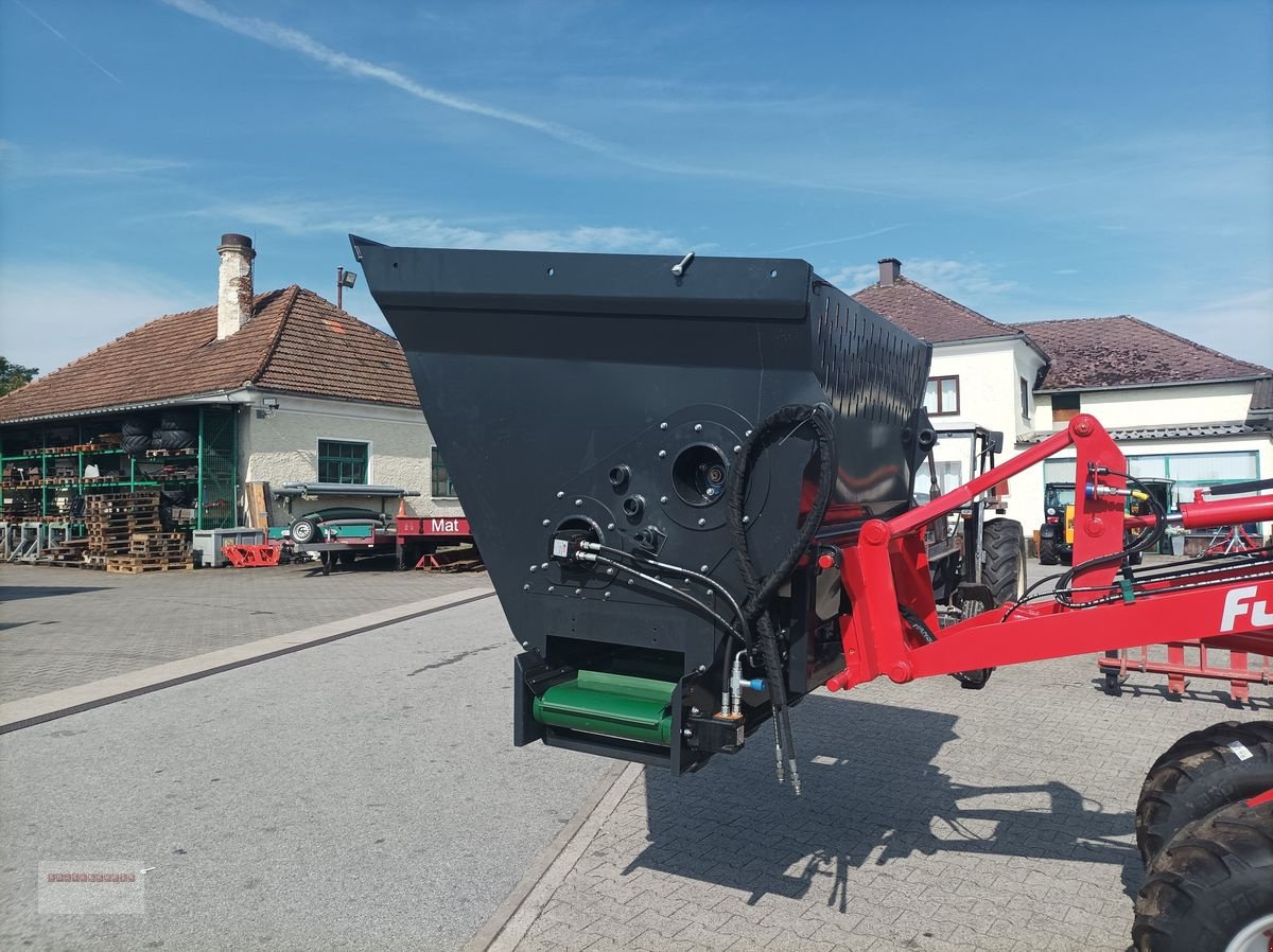 Einstreutechnik tip Dominator Kombiverteiler 180 Einstreugerät-Futterschaufel, Gebrauchtmaschine in Tarsdorf (Poză 2)