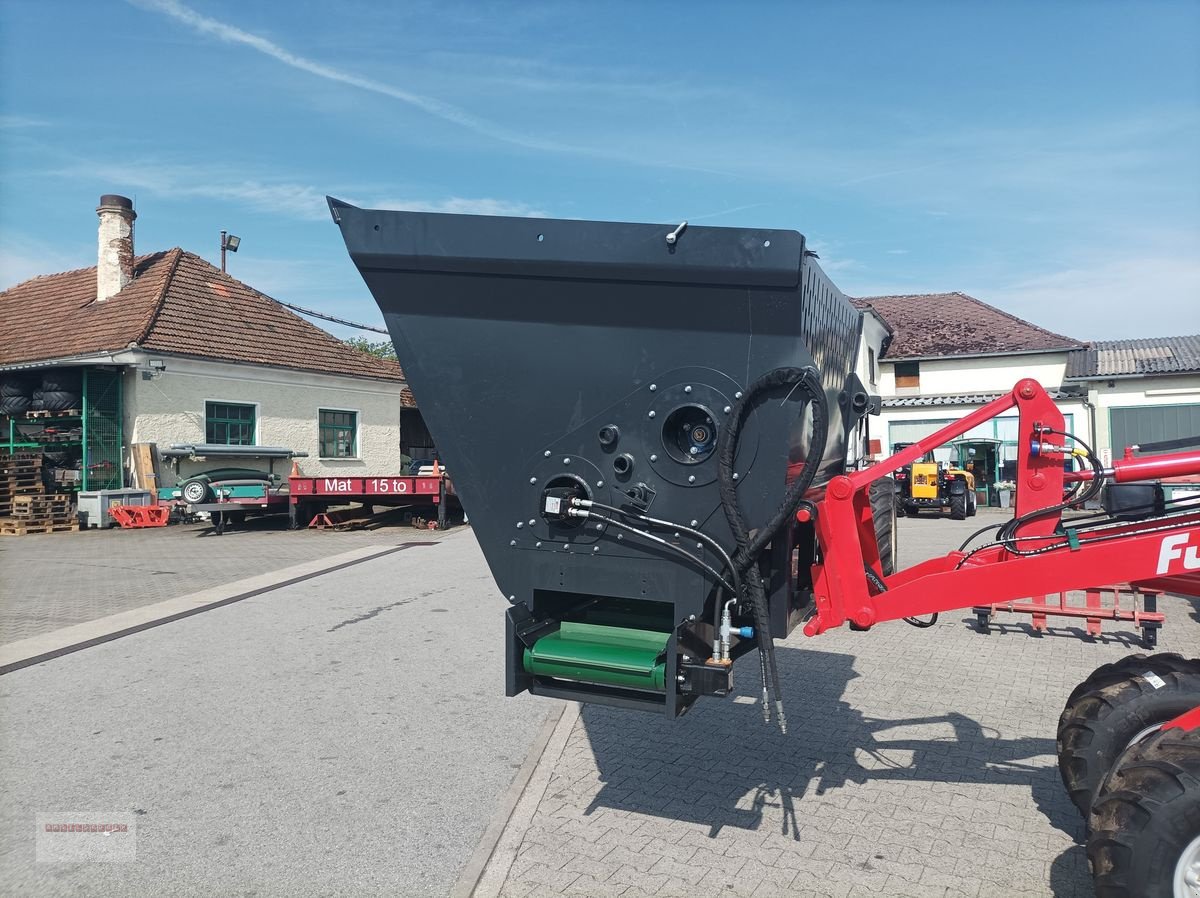 Einstreutechnik tipa Dominator Kombiverteiler 180 Einstreugerät-Futterschaufel, Gebrauchtmaschine u Tarsdorf (Slika 3)