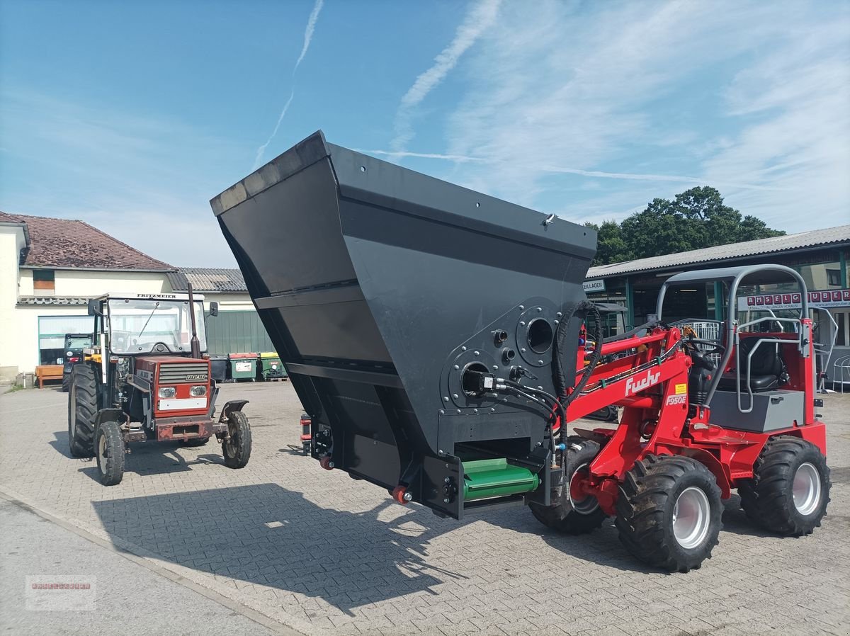 Einstreutechnik des Typs Dominator Kombiverteiler 180 Einstreugerät-Futterschaufel, Gebrauchtmaschine in Tarsdorf (Bild 5)