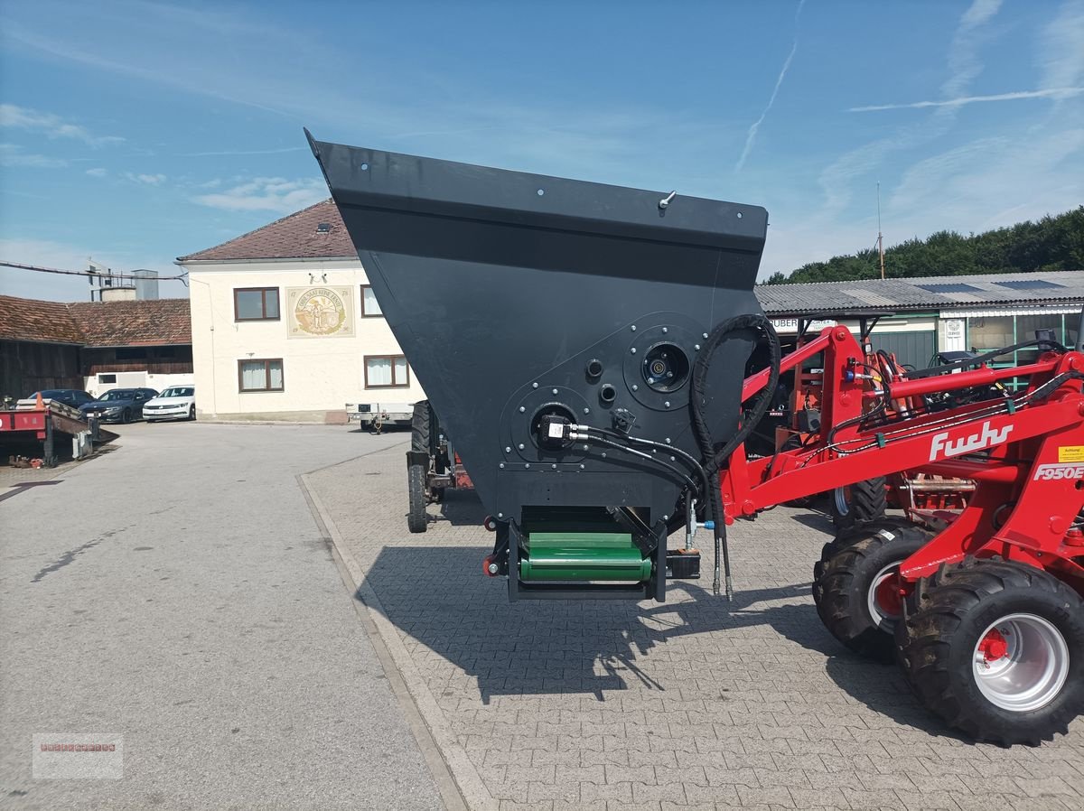 Einstreutechnik типа Dominator Kombiverteiler 180 Einstreugerät-Futterschaufel, Gebrauchtmaschine в Tarsdorf (Фотография 1)