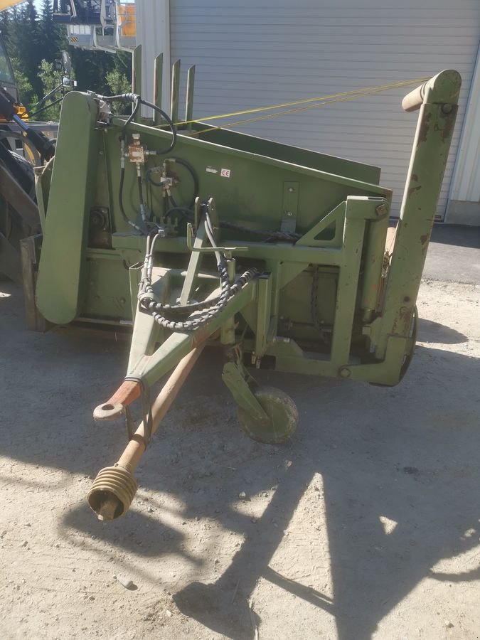 Einstreutechnik du type Fliegl Rundballenauflöser, Gebrauchtmaschine en Liebenau (Photo 1)