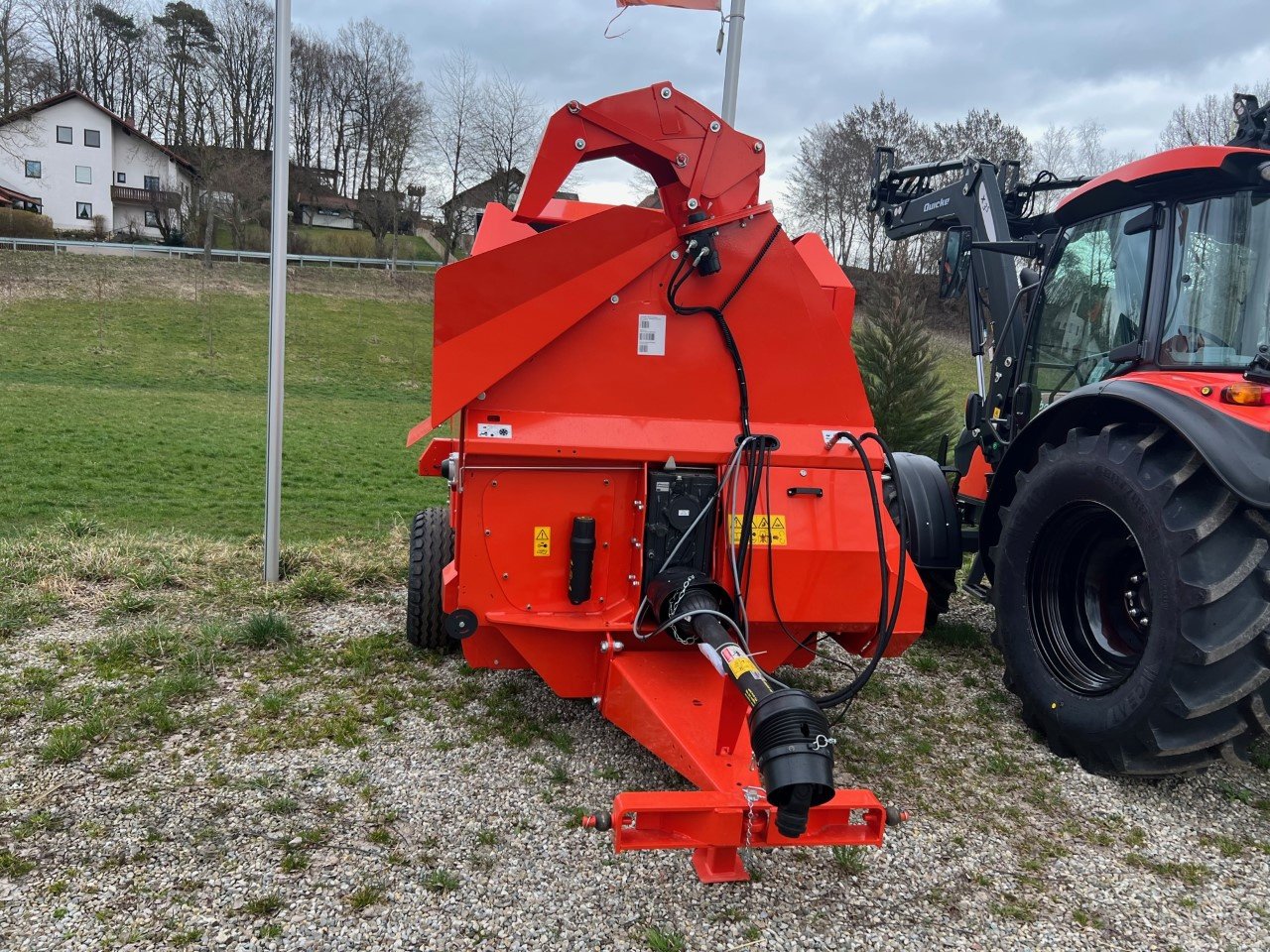 Einstreutechnik Türe ait Kubota BC1300 Pro Ballenhäcksler, Neumaschine içinde Schweitenkirchen (resim 2)