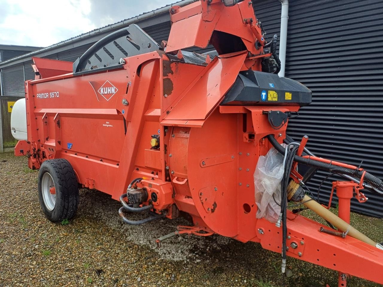 Einstreutechnik of the type Kuhn PRIMOR 5570, Gebrauchtmaschine in Skjern (Picture 1)