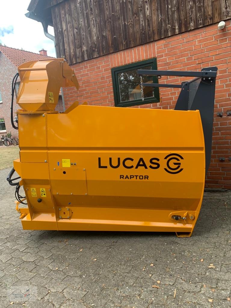 Einstreutechnik des Typs Lucas Raptor, Neumaschine in Königsmoor (Bild 3)