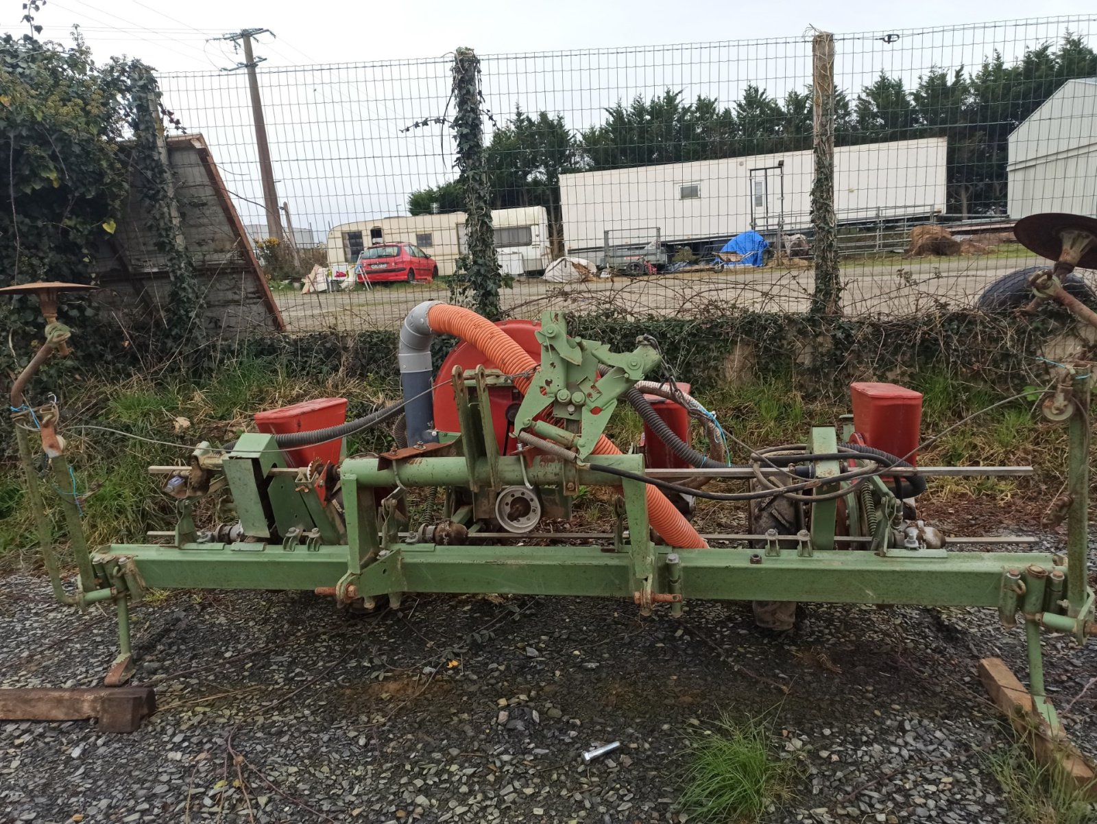 Einzelkornsägerät van het type Kuhn 4 RANGS, Gebrauchtmaschine in TREMEUR (Foto 2)